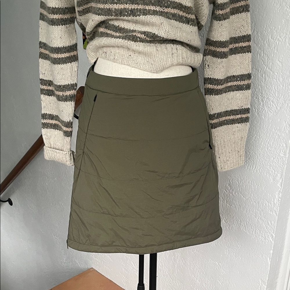 Jack Wolfskin NWT Phantom Green Puffer Ski Skirt Women's Zip Pockets Size‎ Small